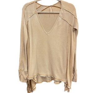 Free People Top Size SP Oversized Slouchy Thermal V-Neck Side Points Tan